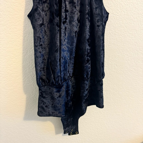 CENTRAL PARK WEST REVOLVE Ocean Drive Velvet Keyhole Bodysuit Midnight N… - Picture 12 of 14